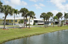 Palm Lake Estates